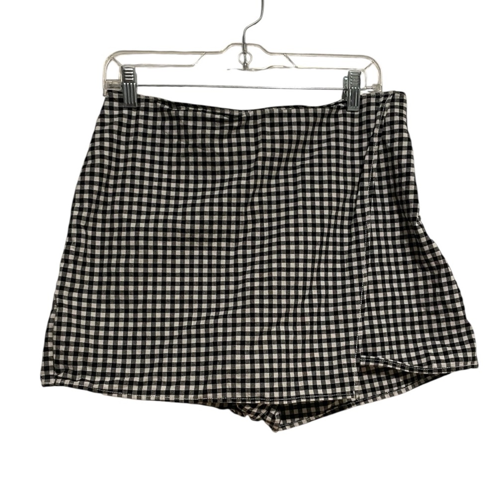 ⭐️ 2/$15 SALE ⭐️ Hollister Black and White Checkered Skirt - Large